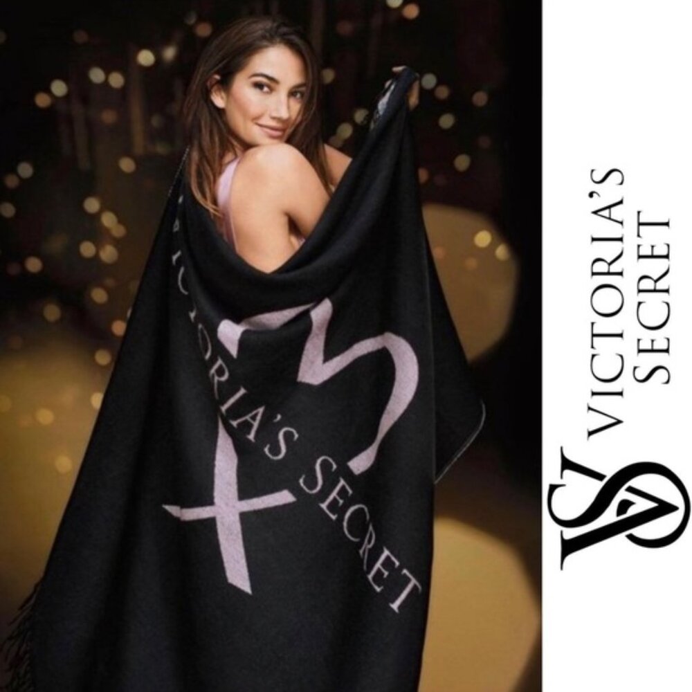 Victoria's Secret | Black & Pink 2017 Heart Fringe Throw Blanket
